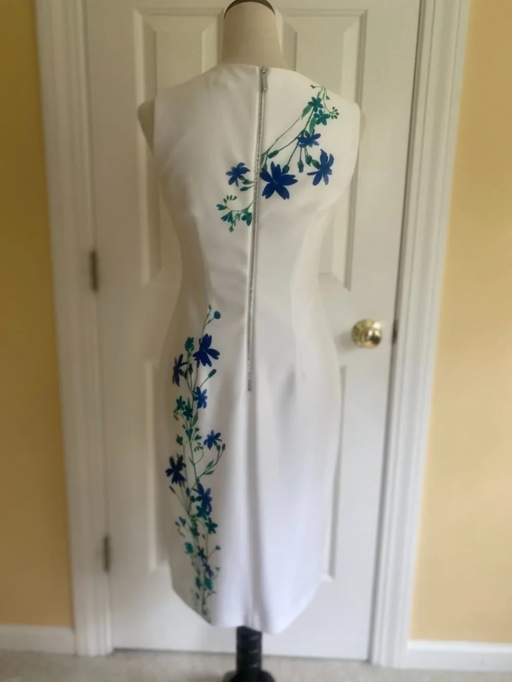 CALVIN KLEIN white with blue flowers sheath dress, size 4